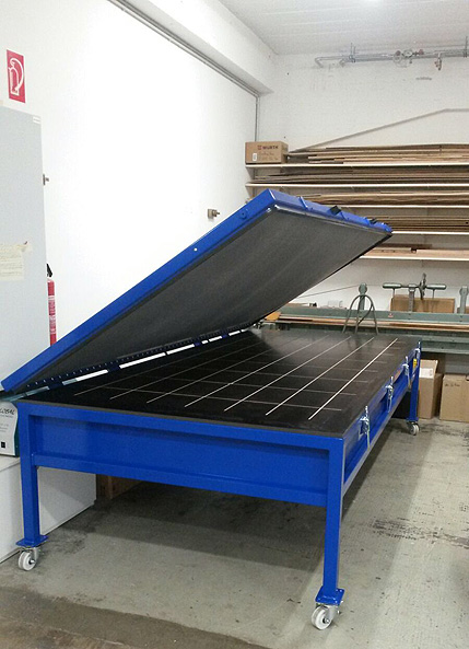 Neue Vakuummembranpresse in der Werkstatt